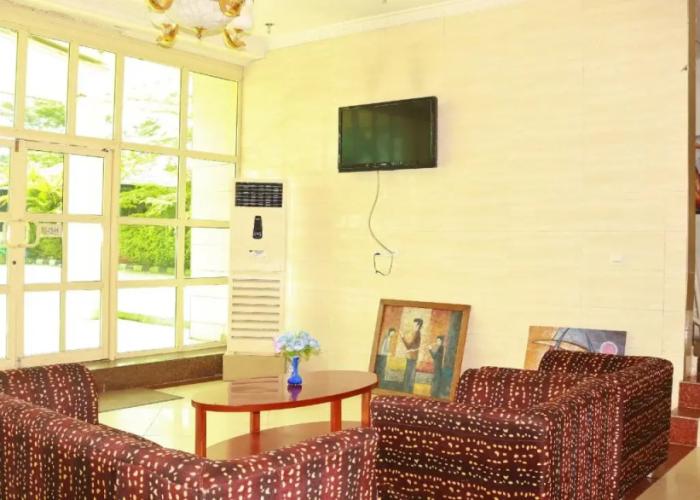 Carlcon Hotel