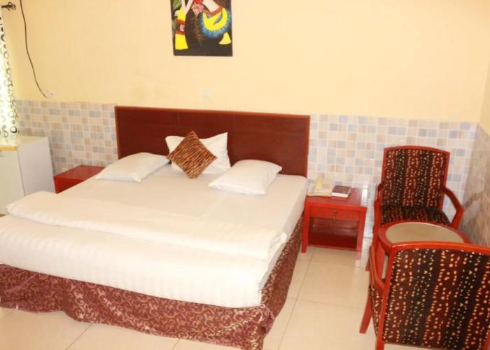 Carlcon Hotel
