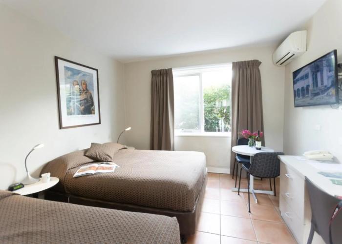 Forrest Hotel and Apartments