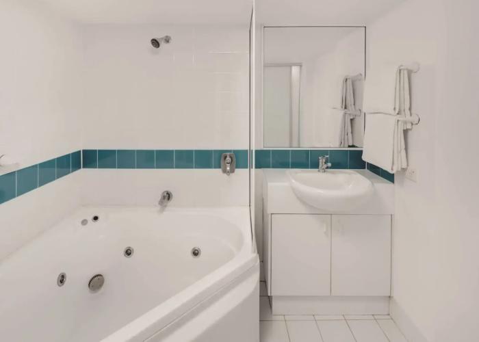 Adina Serviced Apartments Canberra James Court