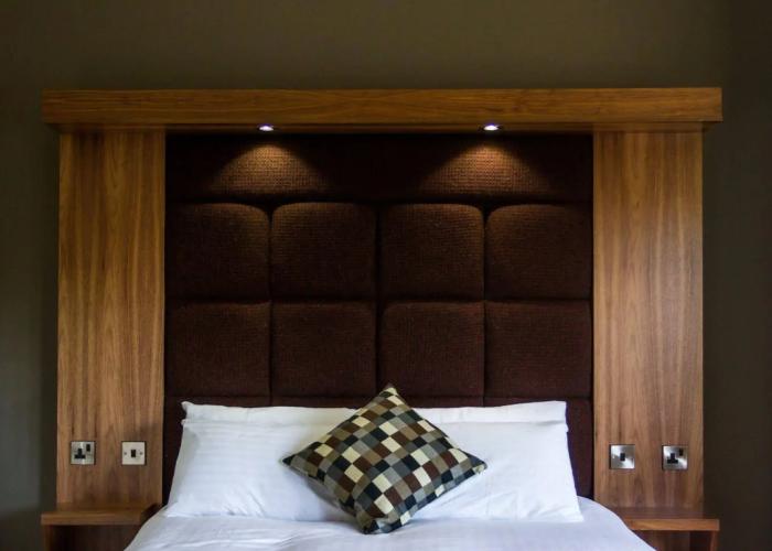 Strathearn Hotel