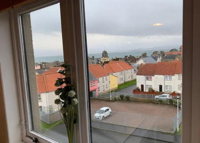 NEW Superb One Bedroom Getaway in Dysart Kirkcaldy