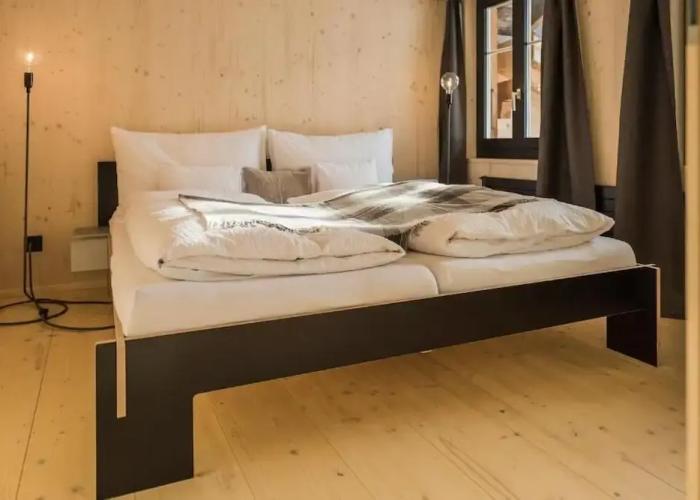 Lenk Lodge