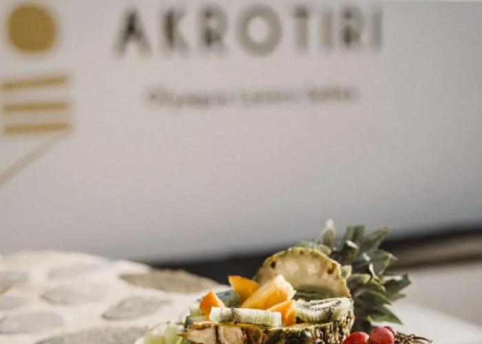 Akrotiri Olympus Luxury Suites