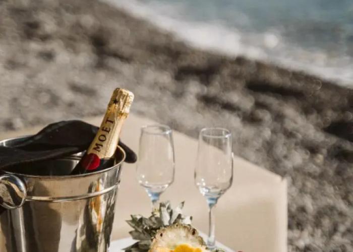 Akrotiri Olympus Luxury Suites