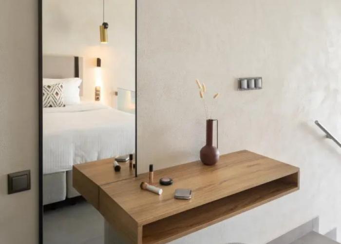 Akrotiri Olympus Luxury Suites