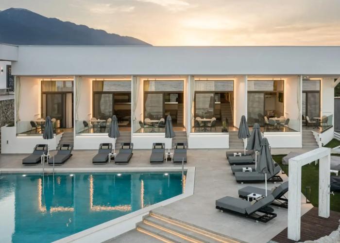 Akrotiri Olympus Luxury Suites