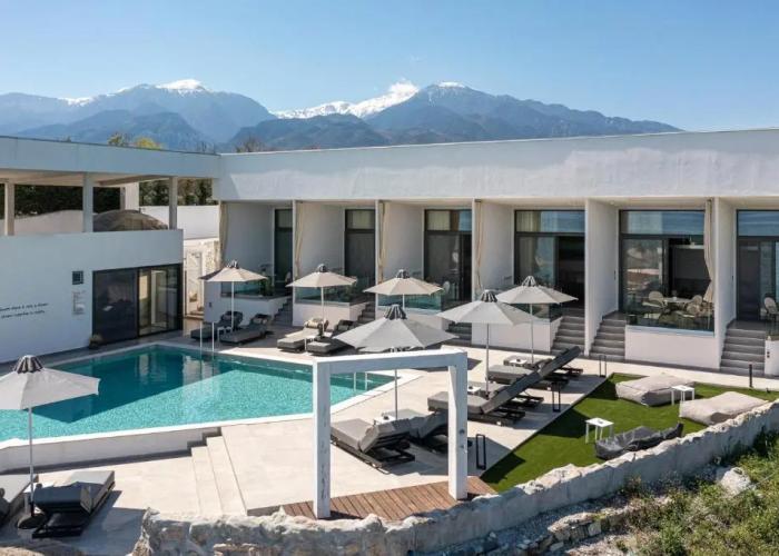 Akrotiri Olympus Luxury Suites