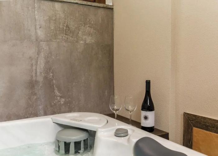 Meydani Suites