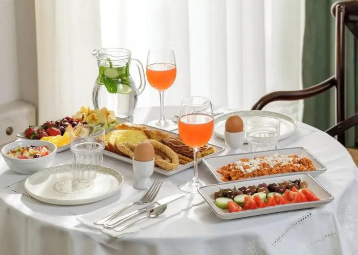 Meydani Suites