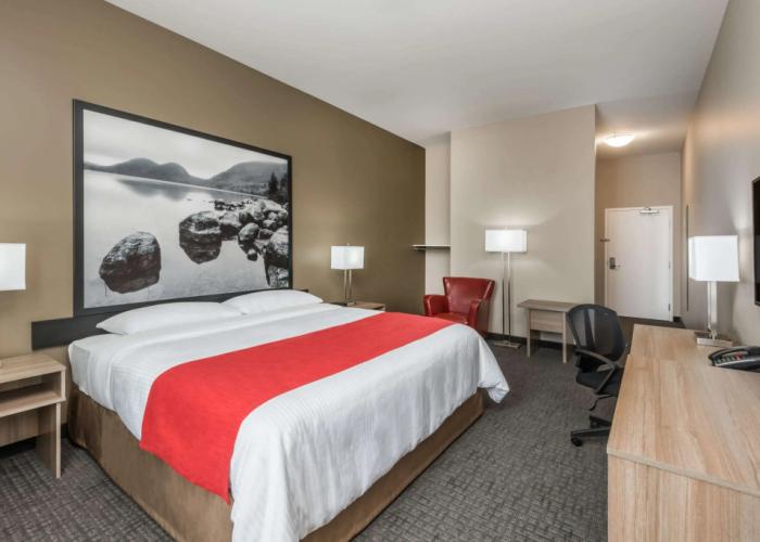 Super 8 by Wyndham Mont Laurier
