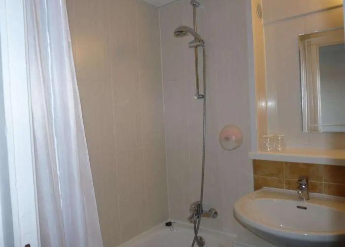 Brit Hotel Bosquet
