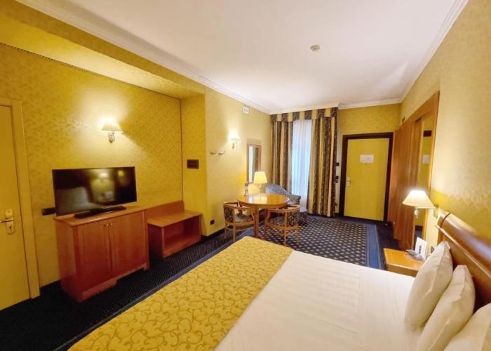 Hotel Ovest