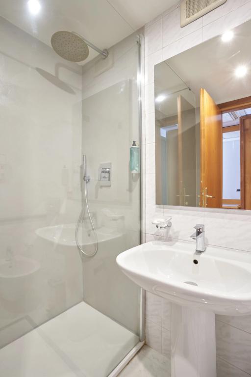 фото Hotel Cyrano