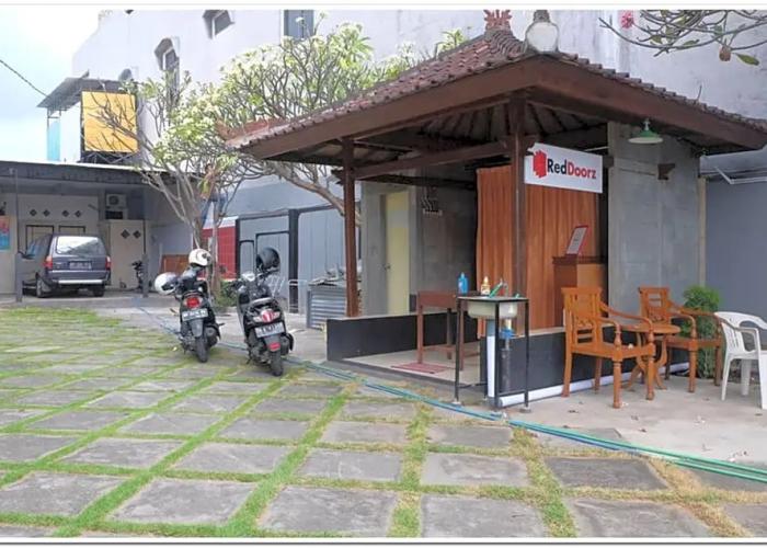 RedDoorz near Penimbangan Beach Singaraja