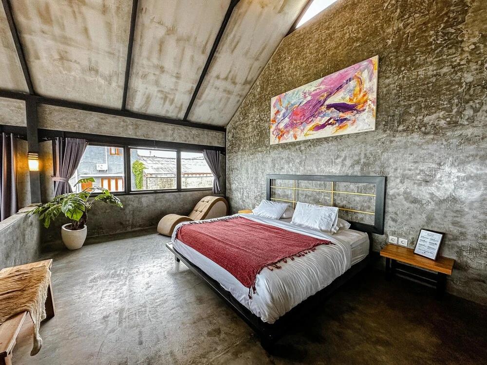 фото EJ House
