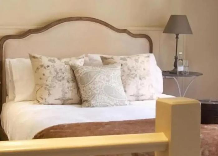 The Woolpack Hotel