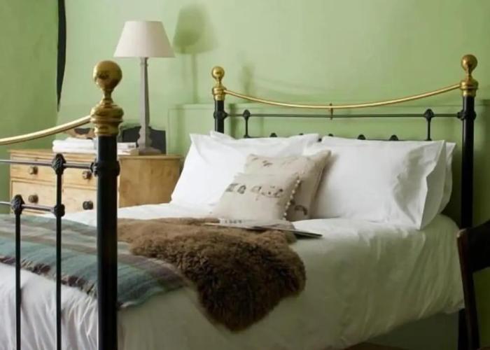 The Woolpack Hotel