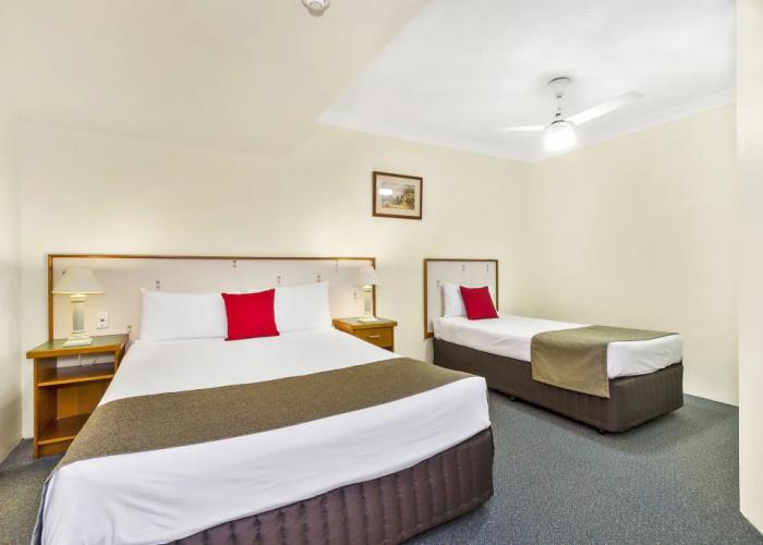Bayswater Tweed Motel