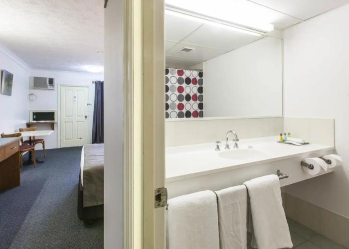Bayswater Tweed Motel