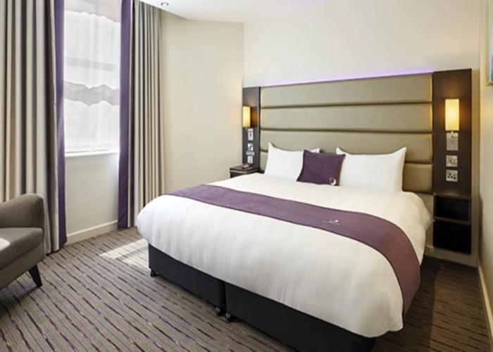 Premier Inn Wirral (Heswall)