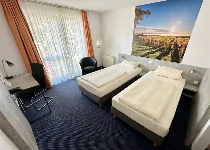 Asgard Hotel