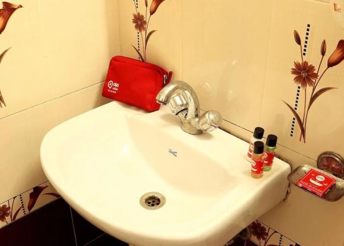 OYO 1764 Hotel Maruti Lodging