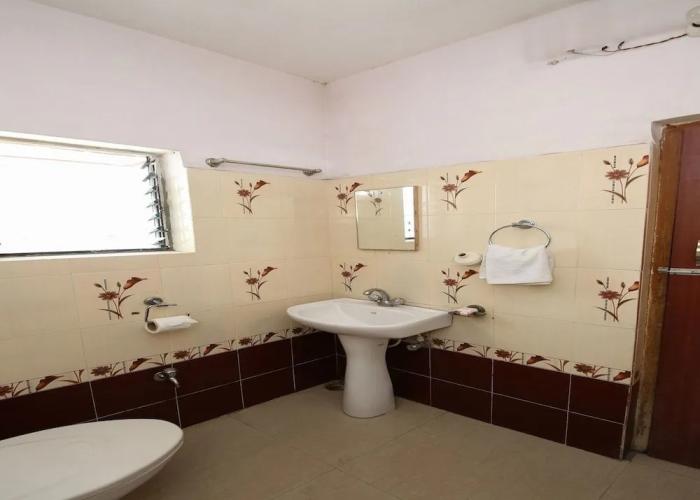 OYO 1764 Hotel Maruti Lodging