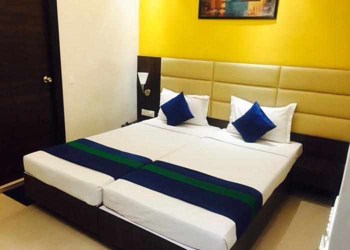 Hotel Crest Inn