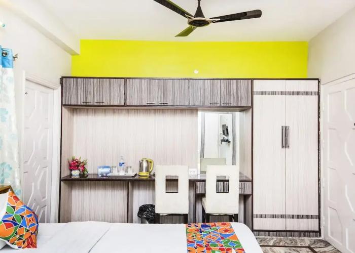 FabHotel Ghosh Villa Guest House