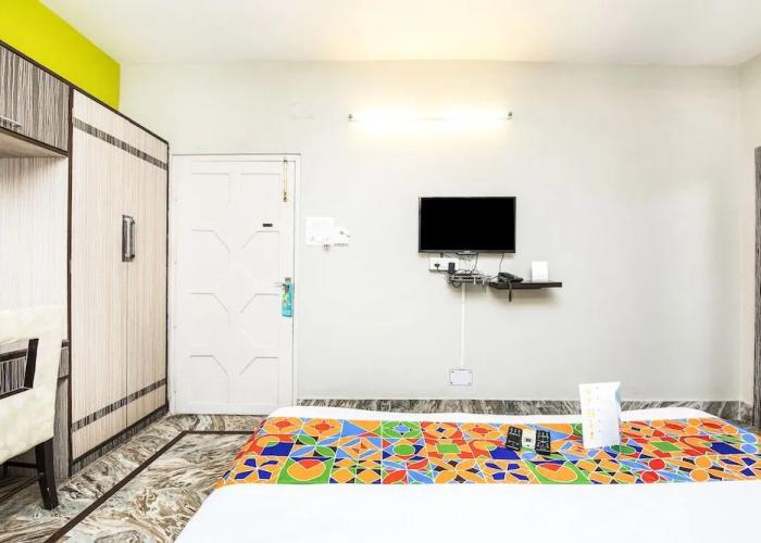 FabHotel Ghosh Villa Guest House