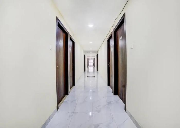 FabHotel Ghosh Villa Guest House