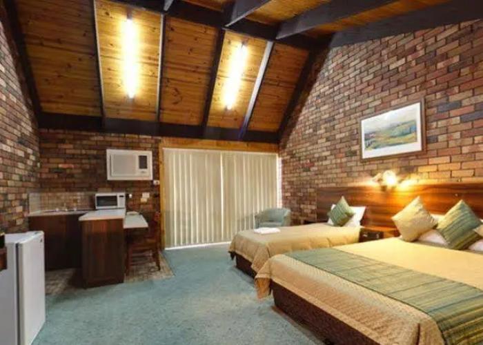 Belvoir Village Motel & Apartments