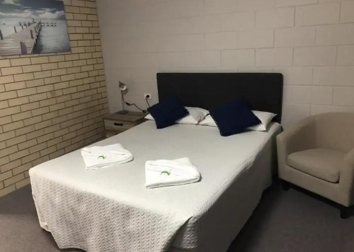 Bororen Hotel Motel