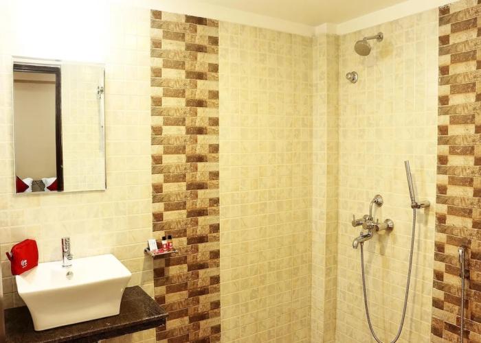 OYO 1015 Hotel Reliable Inn