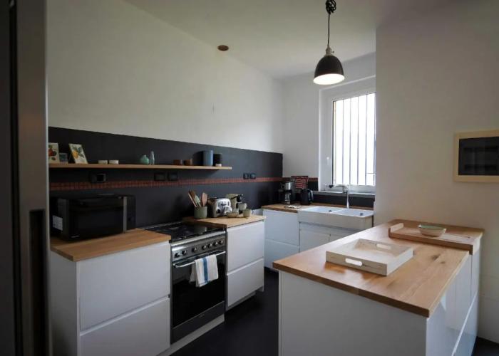 Apartment Up & Up