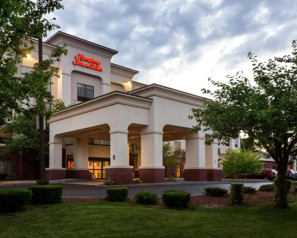 Hampton Inn & Suites Manchester-Bedford