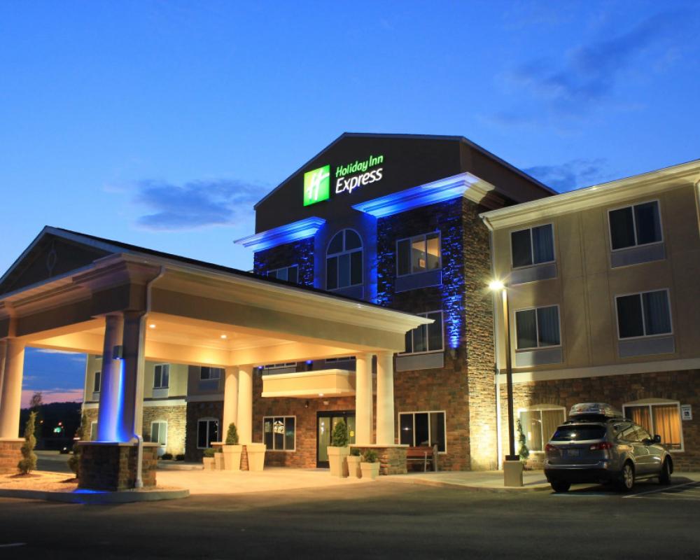 Holiday Inn Express & Suites Belle Vernon by IHG