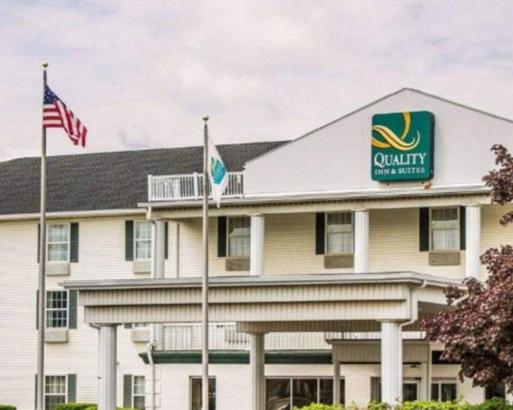 Quality Inn & Suites Bellville - Mansfield