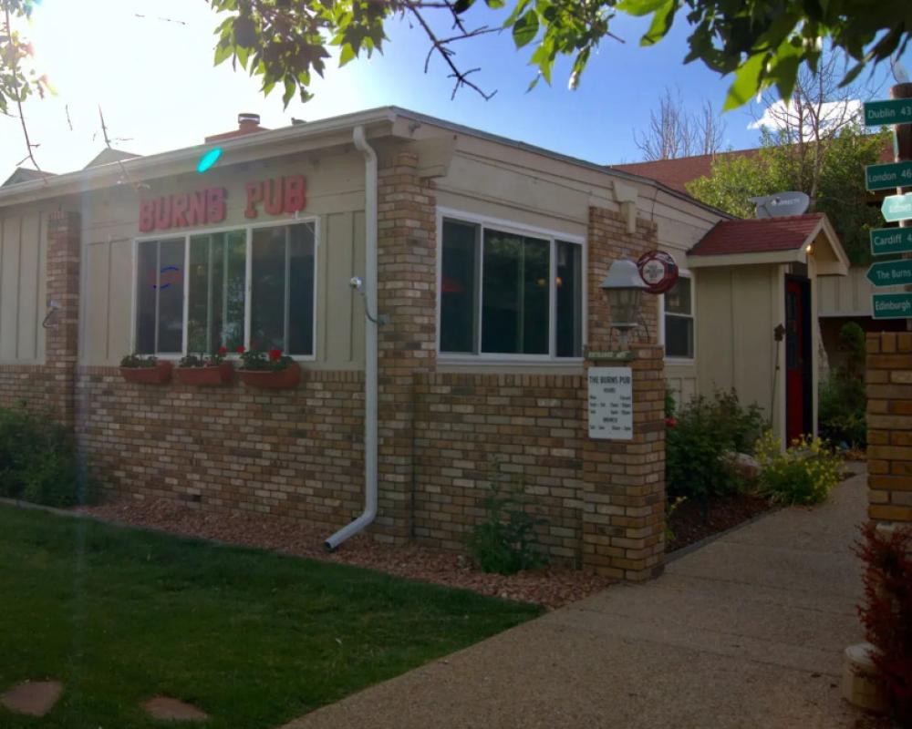 Hilltop Inn & Suites