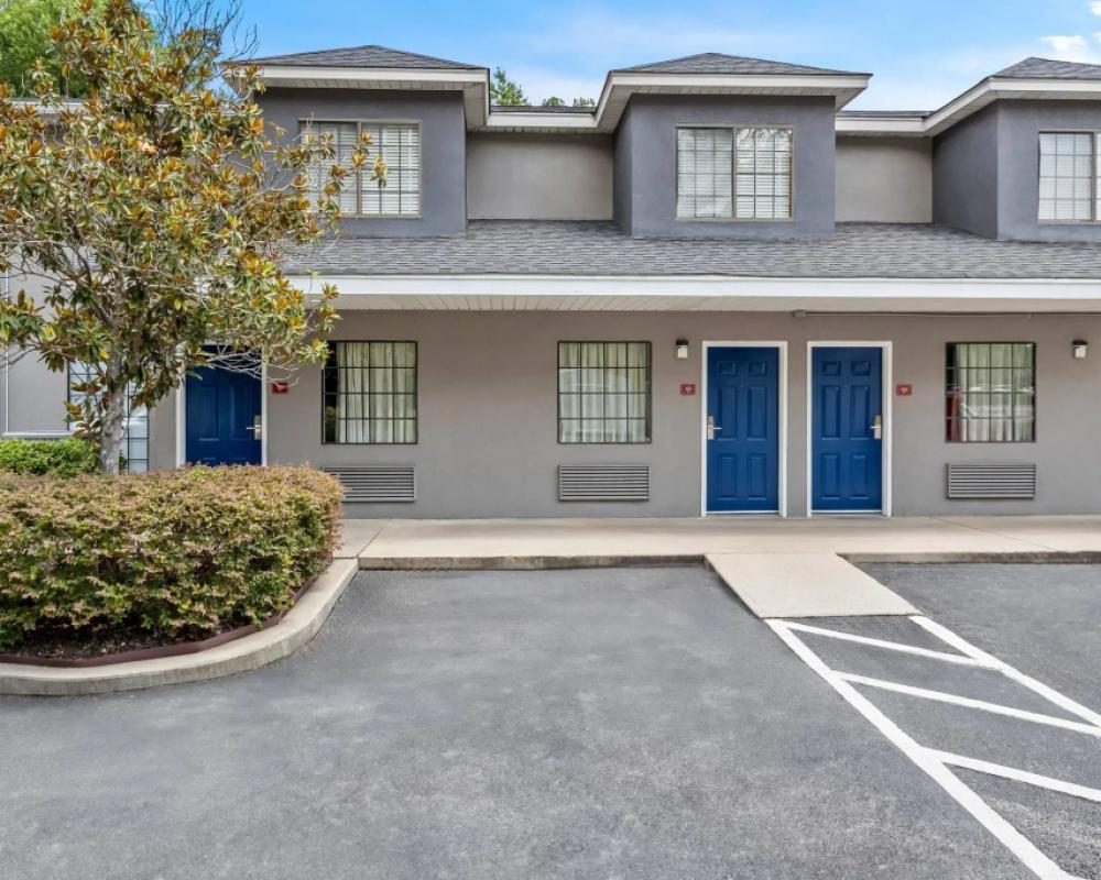 Econo Lodge Inn & Suites Cayce I-26 Airport