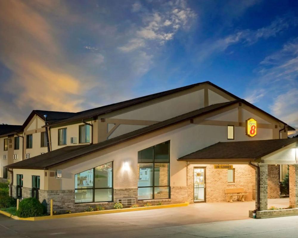 Super 8 by Wyndham Centerville