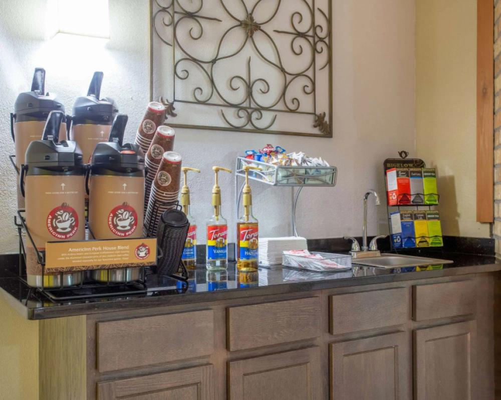 фото AmericInn by Wyndham Delafield-Waukesha-Milwaukee