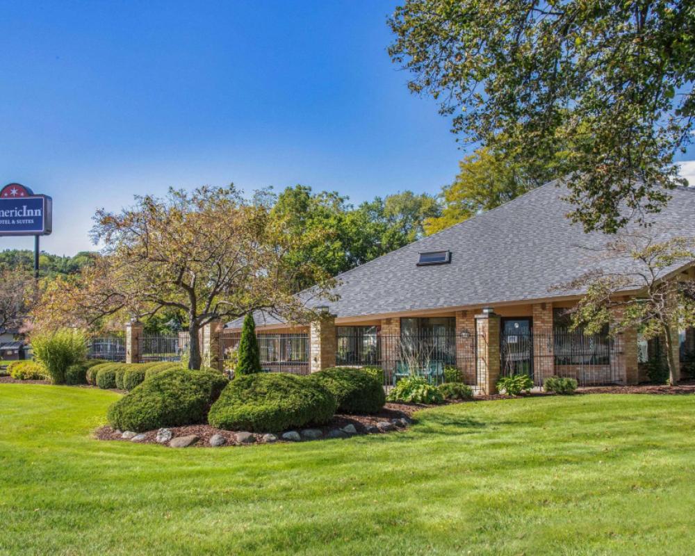 фото AmericInn by Wyndham Delafield-Waukesha-Milwaukee