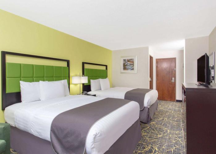 AmericInn by Wyndham Delafield-Waukesha-Milwaukee