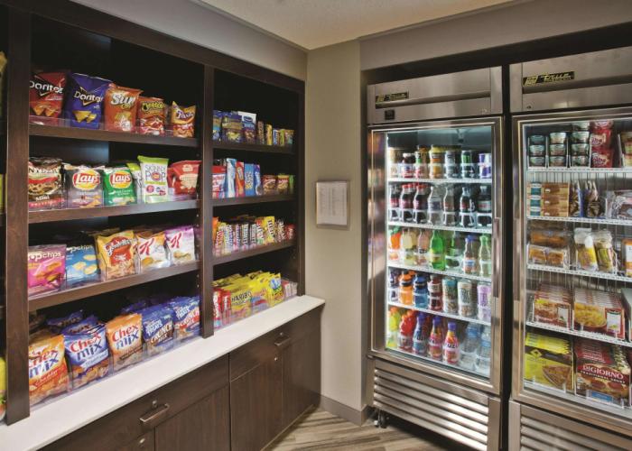 La Quinta Inn & Suites by Wyndham Milwaukee Delafield