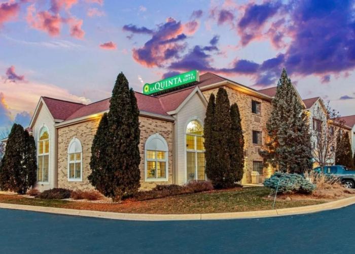 La Quinta Inn And Suites Milwaukee Delafield