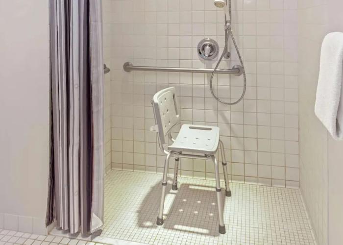 La Quinta Inn And Suites Milwaukee Delafield