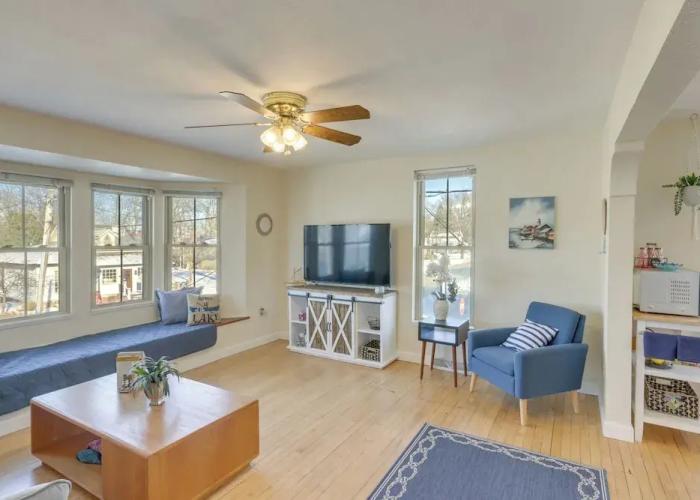 Delafield Vacation Rental Near Lakes & Parks!