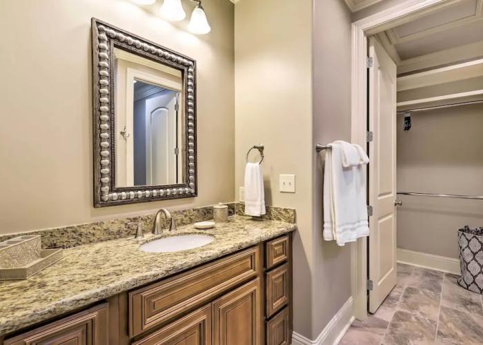 Diamondhead Condo - Marina, Pool Access & Golfing!